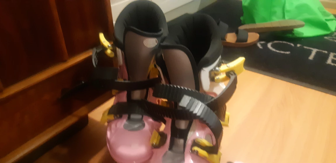 pink rollerskates  - photo 5