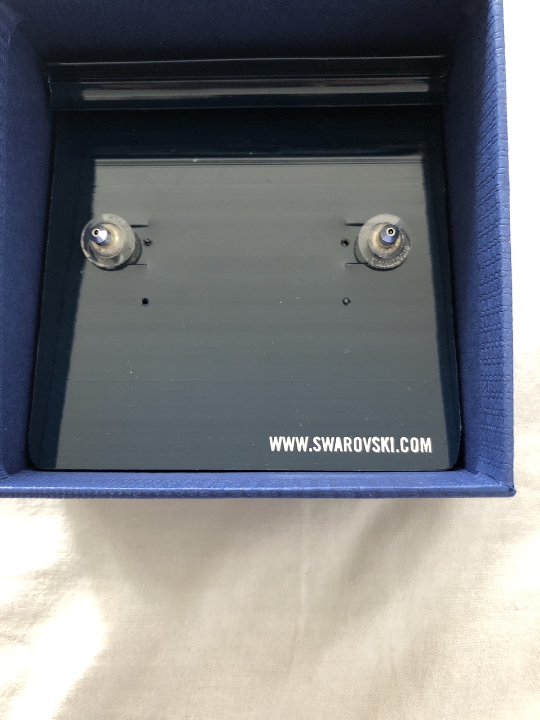 Vintage Swarovski Stud Earrings 💰 image indicator(2)