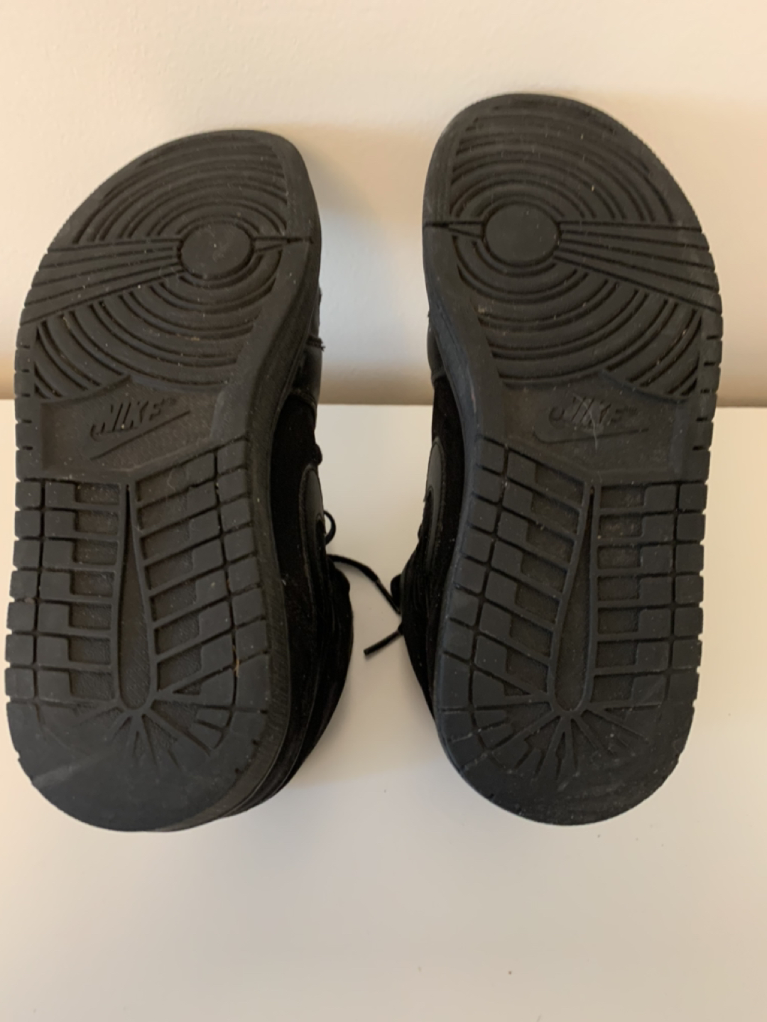 AIR JORDAN 1 mid. Size 9 (women) 7.5 (men) - photo 3