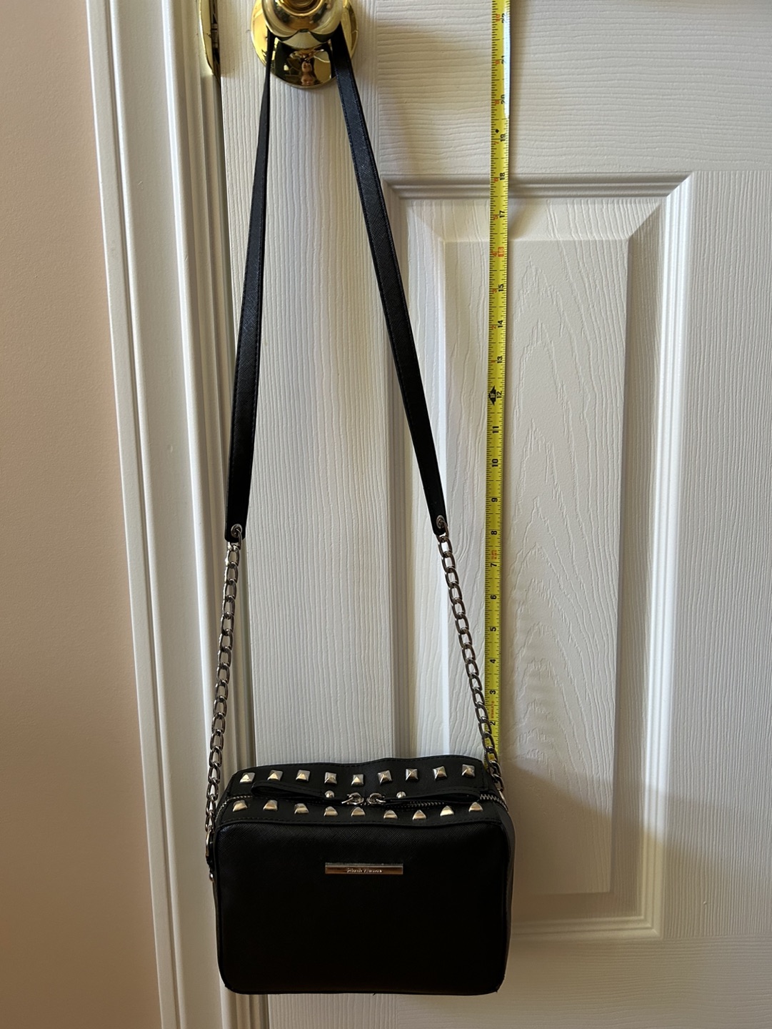 Black purse thumbnail