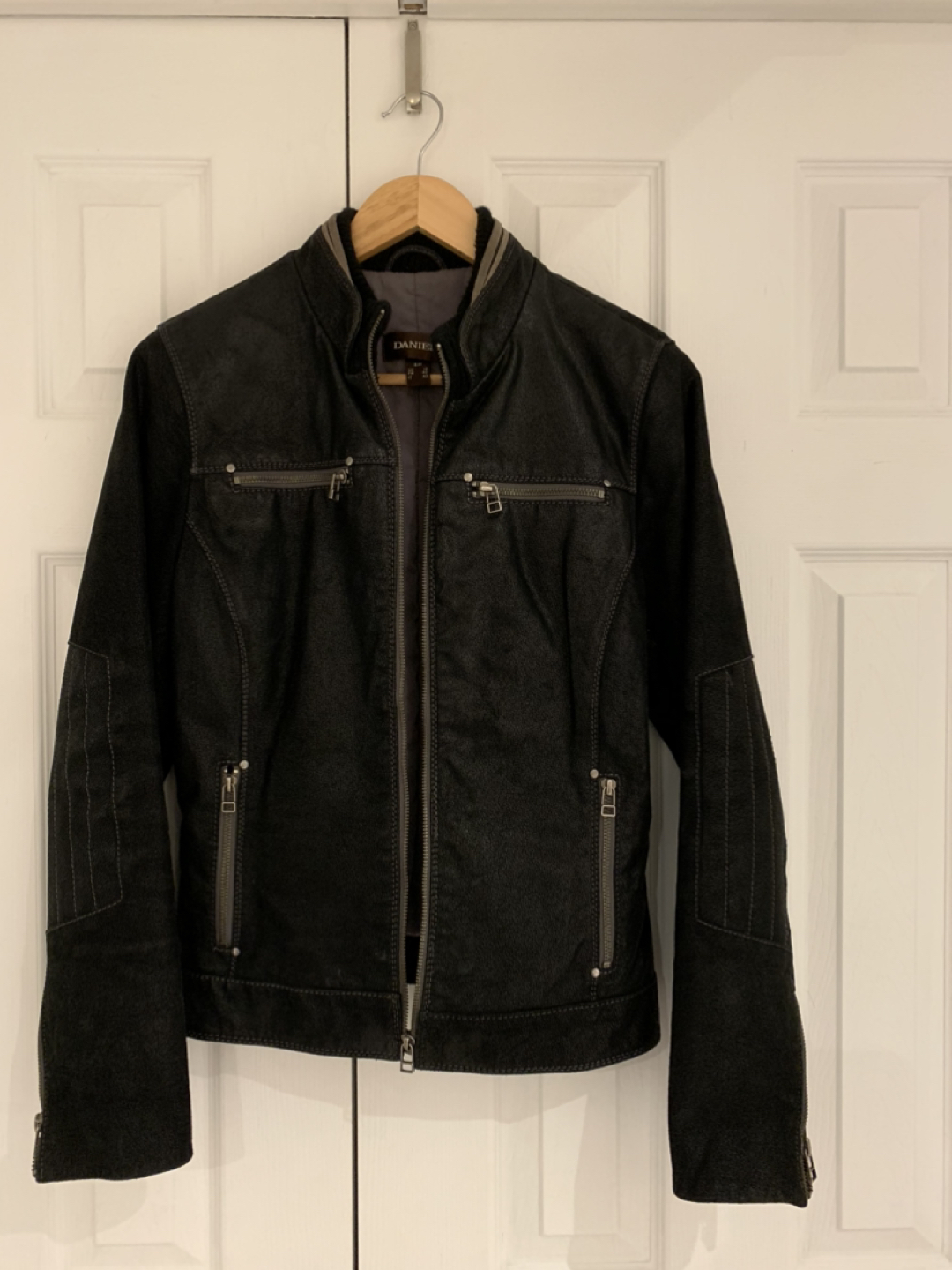 Women’s Danier Black Suede Jacket/Size S