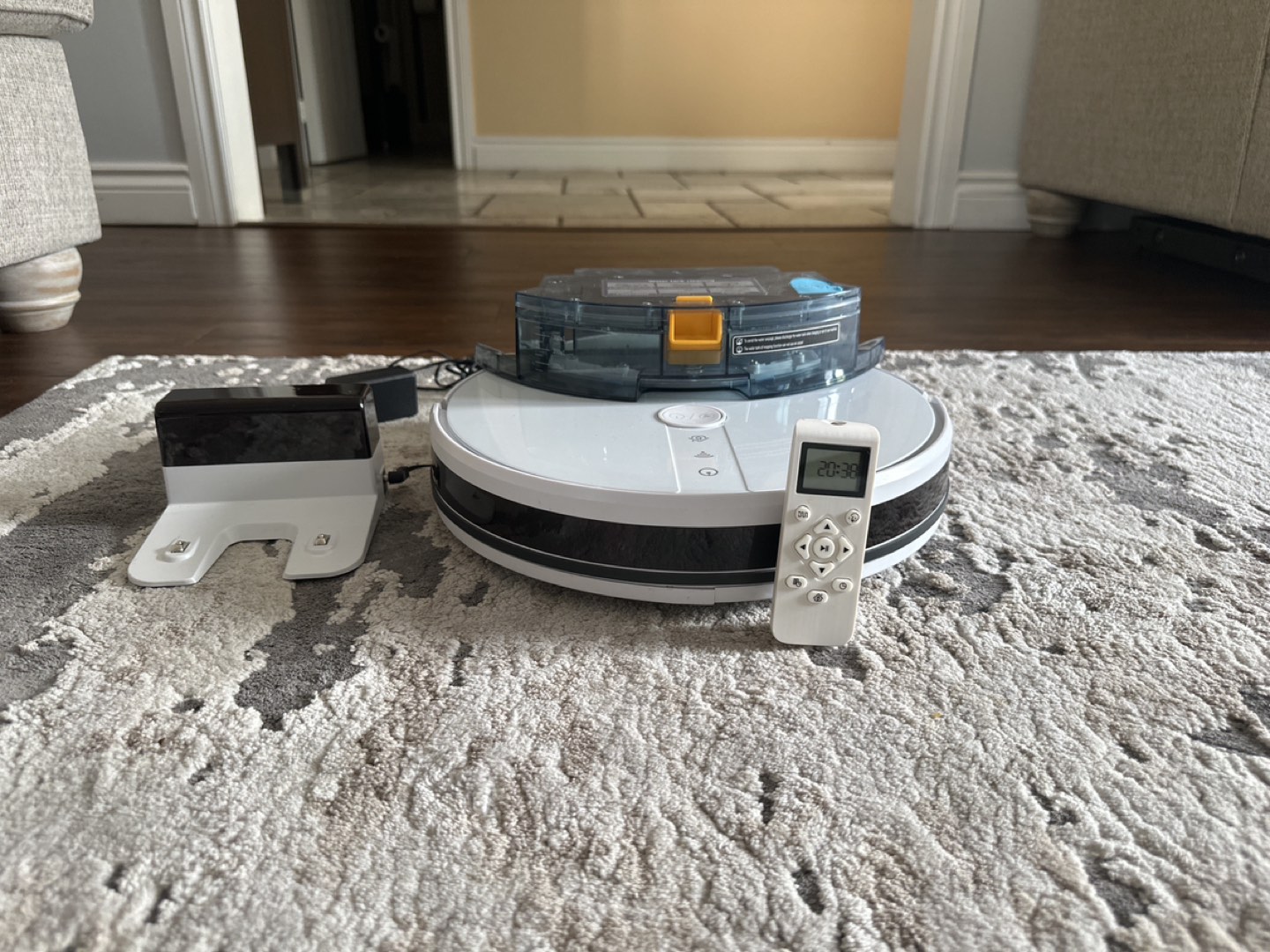 Elegant Life Roomba vacuum with app