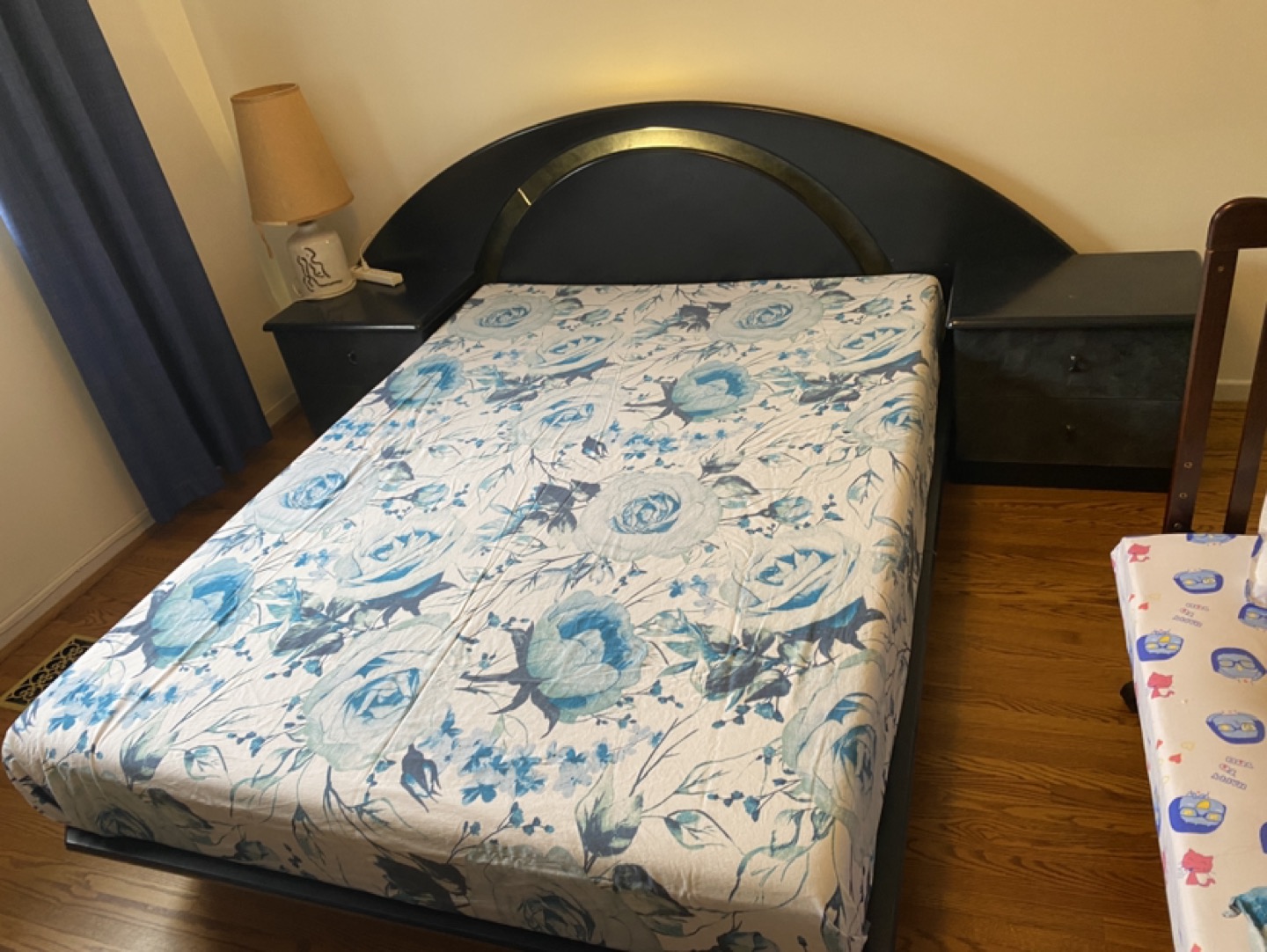 Beautiful wooden blue colour bedroom set (Move on sale)