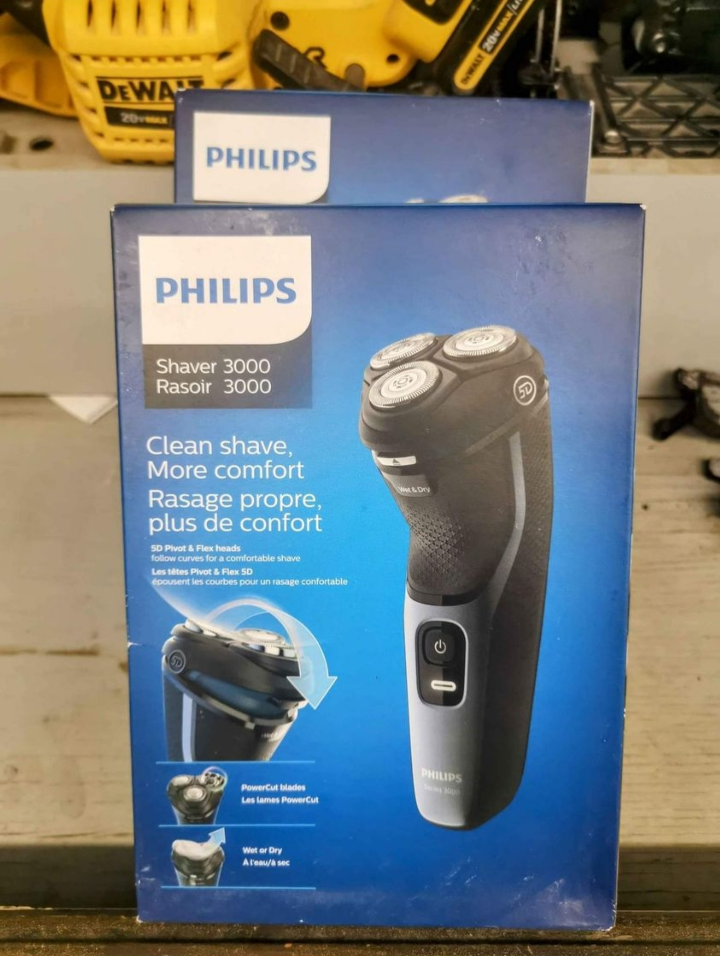Philips Shaver Series 3000 with Pop-Up Trimmer, S3133/51 thumbnail