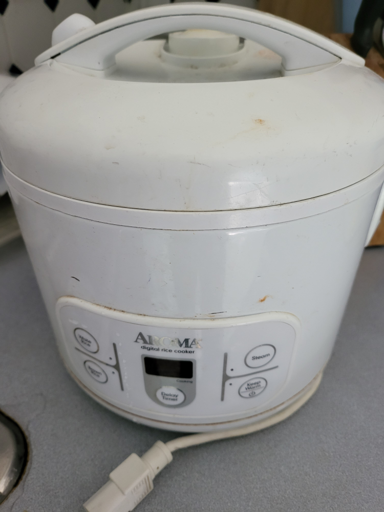 used rice cooker thumbnail