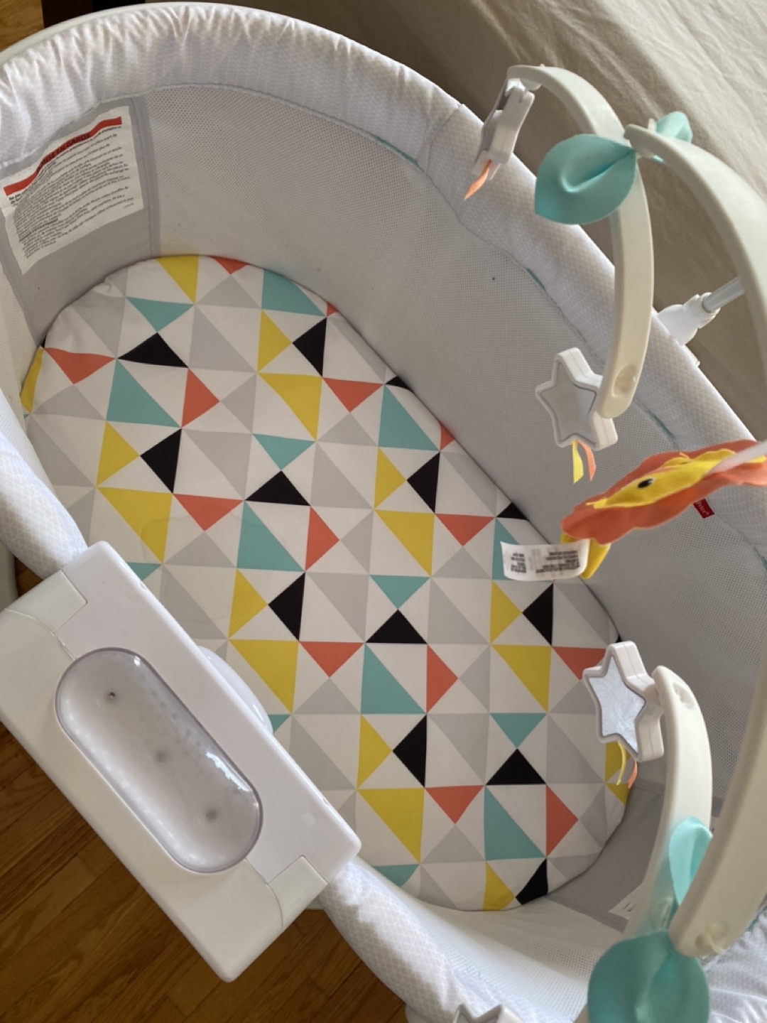 Fisher-Price Soothing Motions Bassinet - photo 4