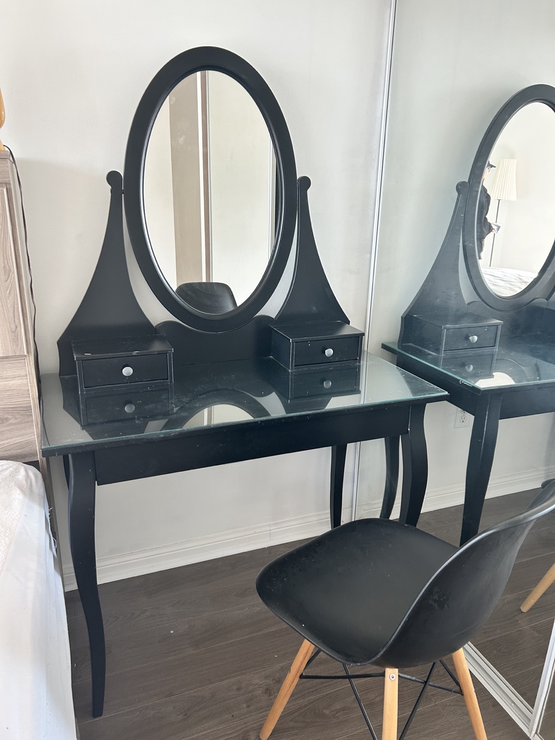 Vanity table thumbnail