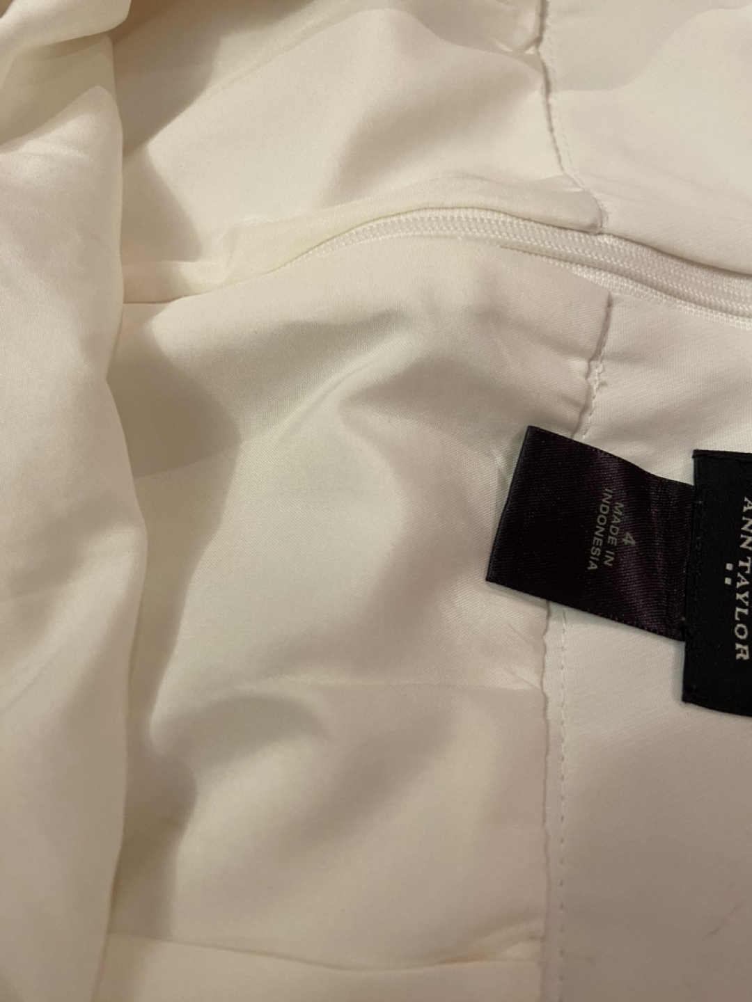 Ann Taylor Midi A Line White skirt Size 4 - photo 3