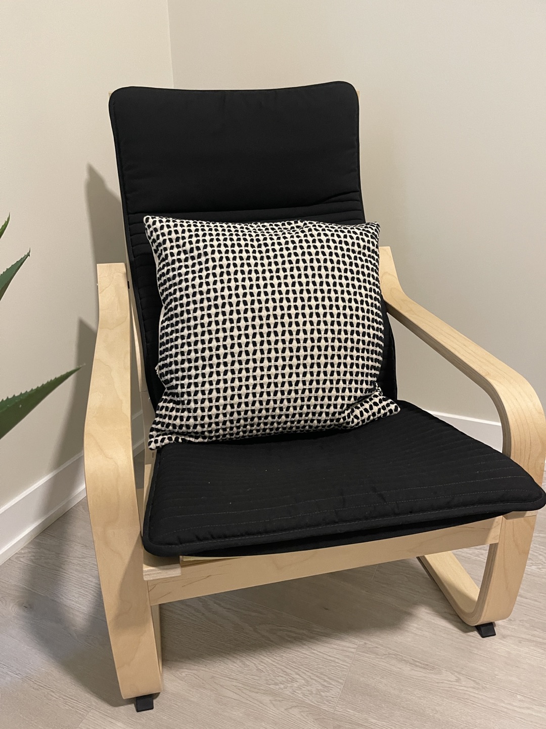 IKEA POÄNG Armchair, Birch veneer/Knisa black - photo 3