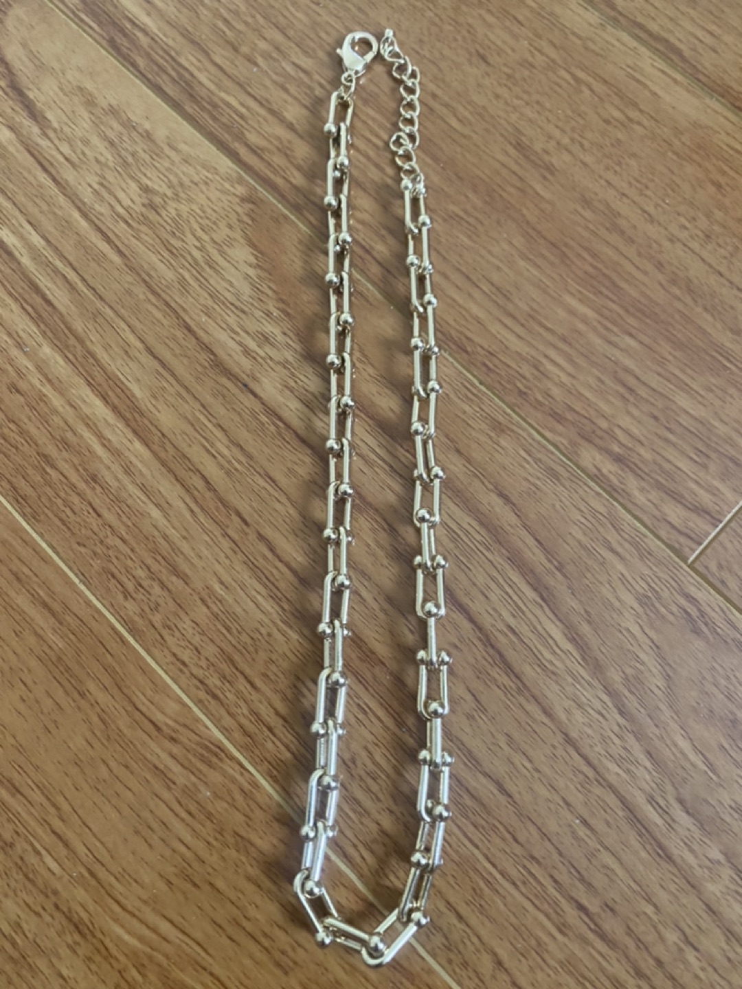 Gold chain thumbnail