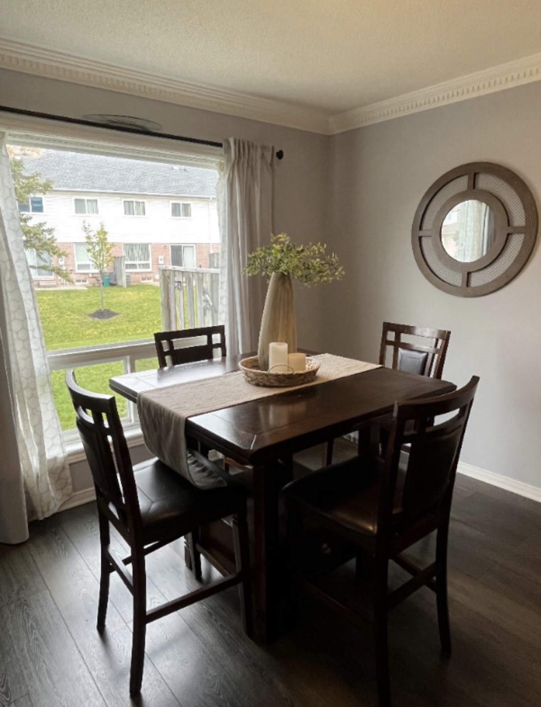 Dining Table(Chairs INCLUDED)