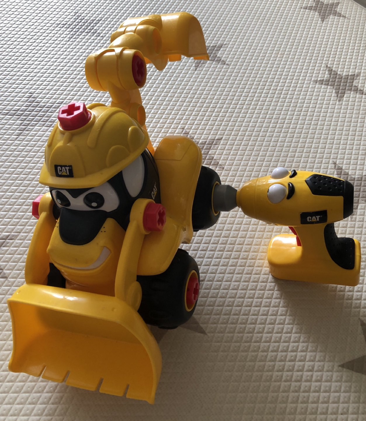 Cat bulldozer excavator & battery-powered boxer image indicator(3)