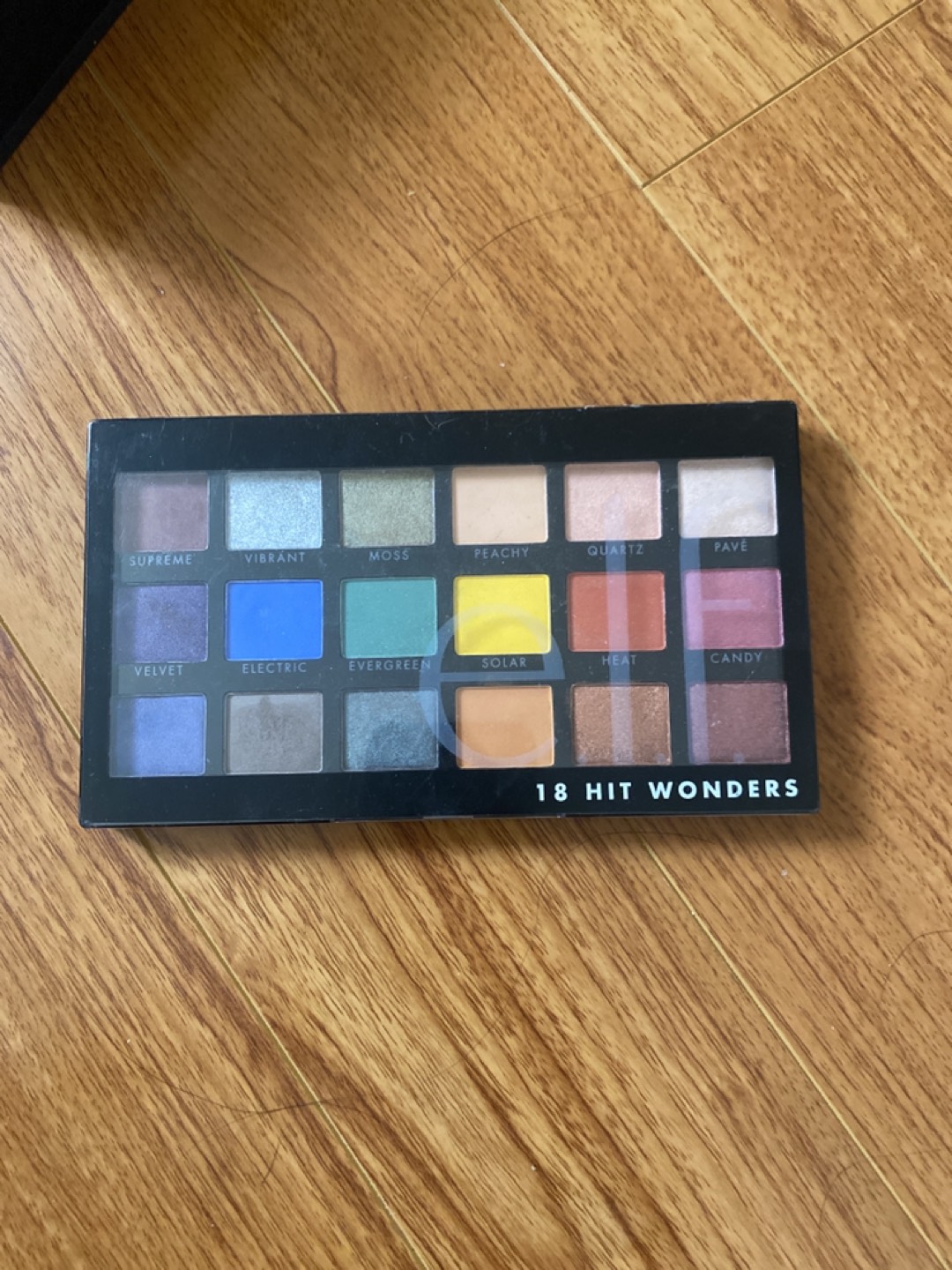 Large elf makeup palette 💰 thumbnail