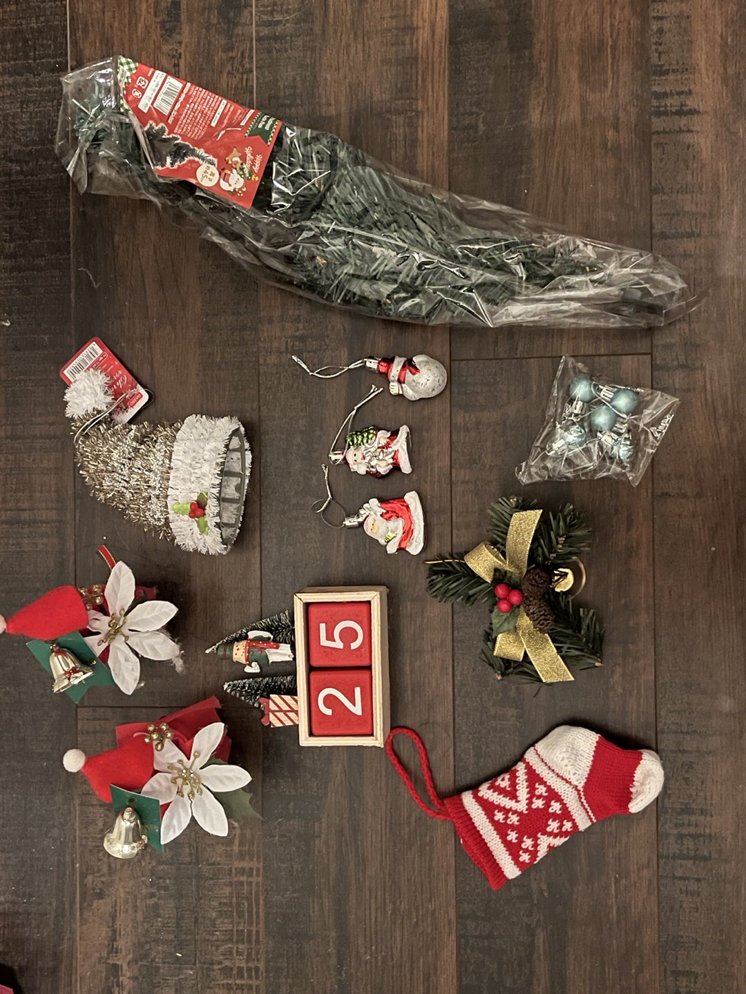 Christmas tree and decorations - photo 2