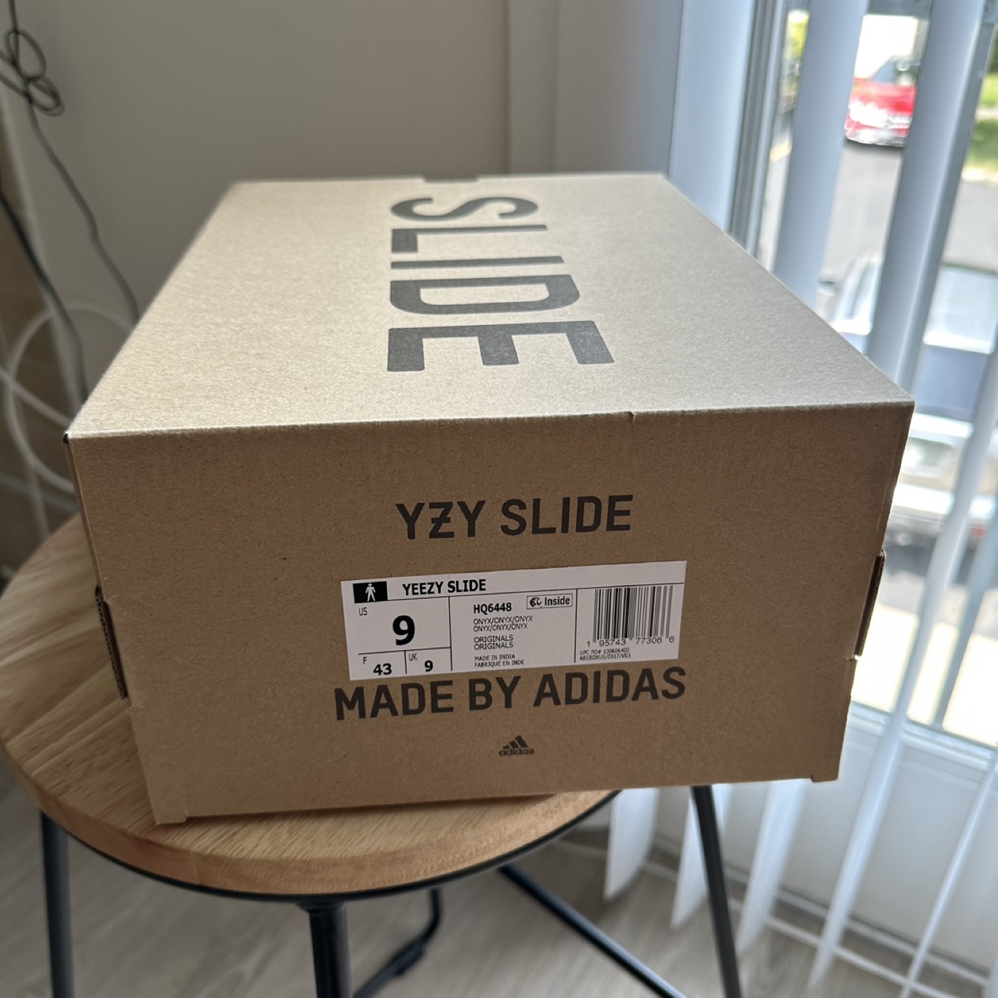 Adidas YEEZY Slides ONYX image indicator(10)