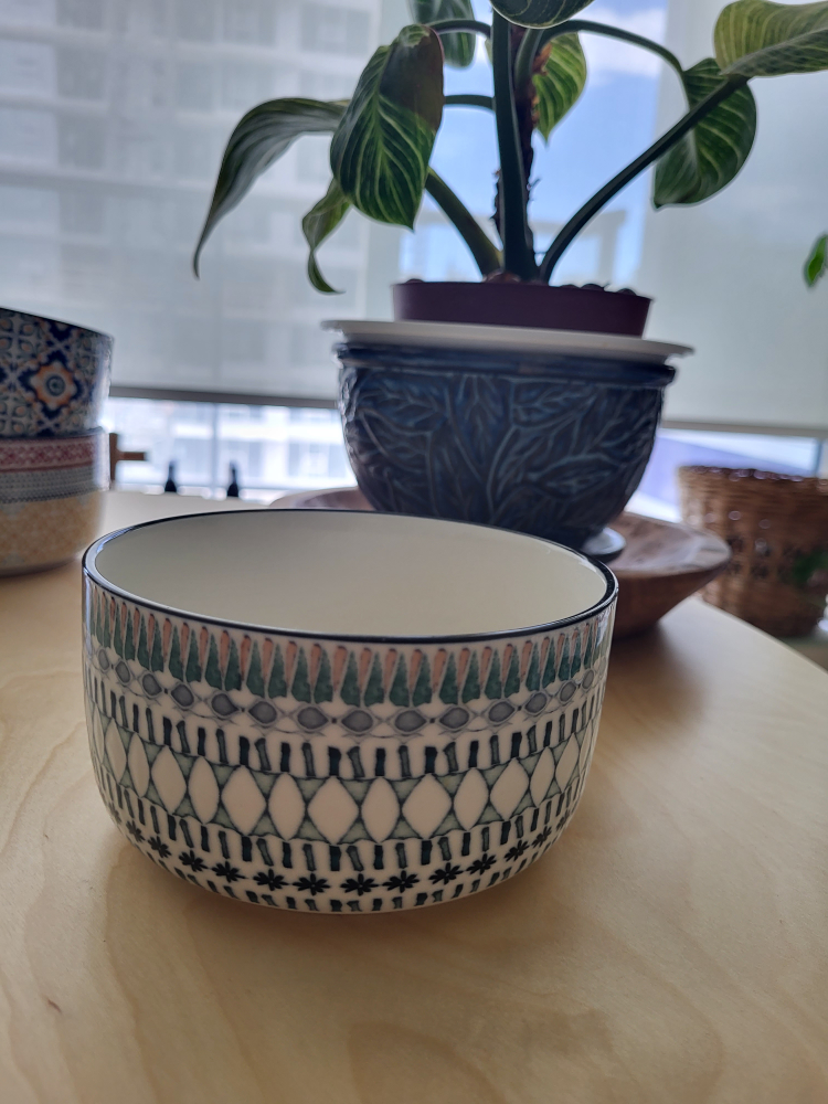 Signature Housewares Stoneware Bowls #freecycle image indicator(3)