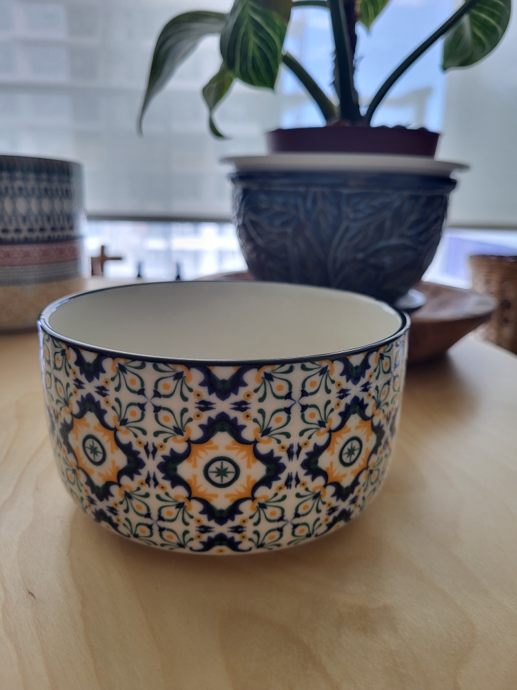 Signature Housewares Stoneware Bowls #freecycle image indicator(4)