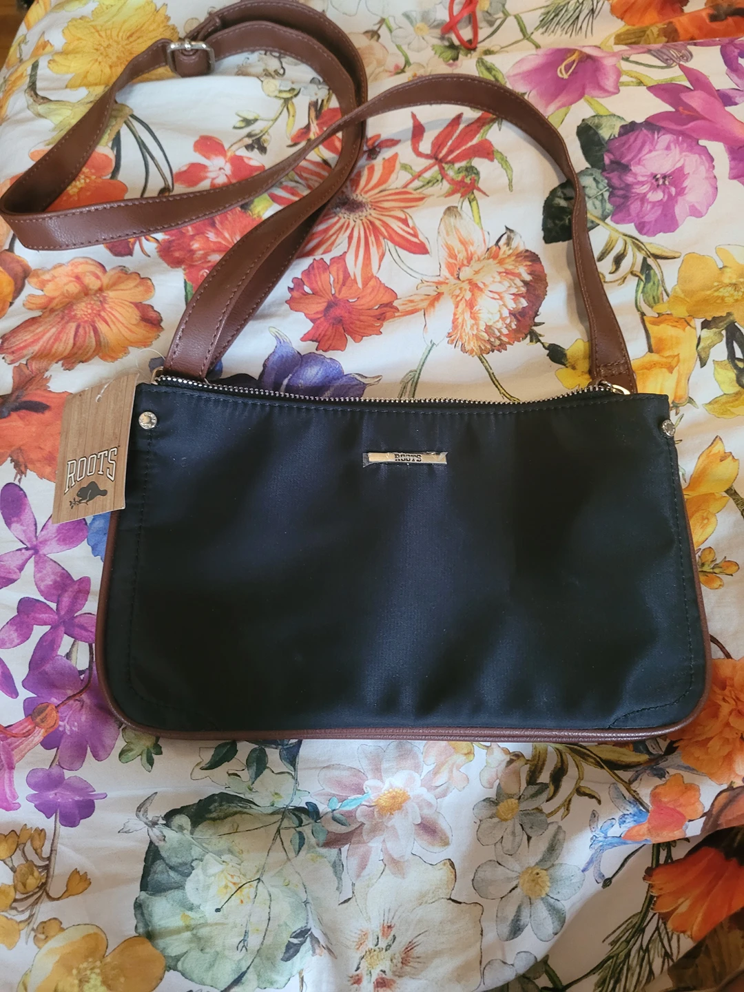 BNWT Roots Purse