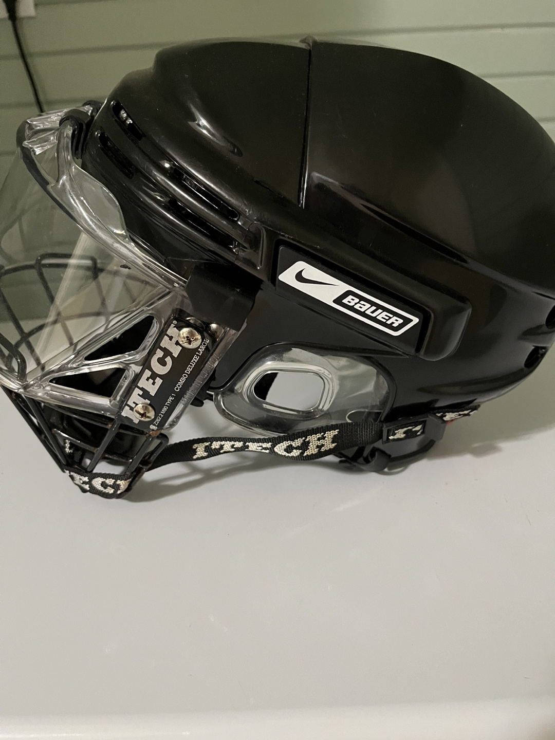 Bauer hockey helmet - photo 2