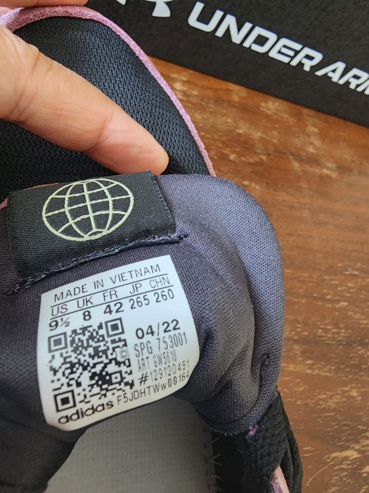 Women Adidas shoes - 9.5US image indicator(4)