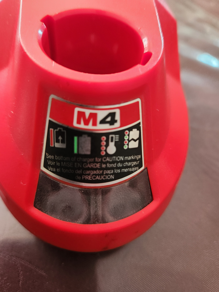 Milwaukee M4 Charger model no. 48-59-2001 image indicator(2)