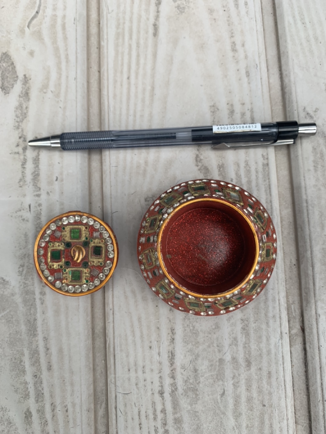 Tiny decorative gift box container from Morocco image indicator(2)