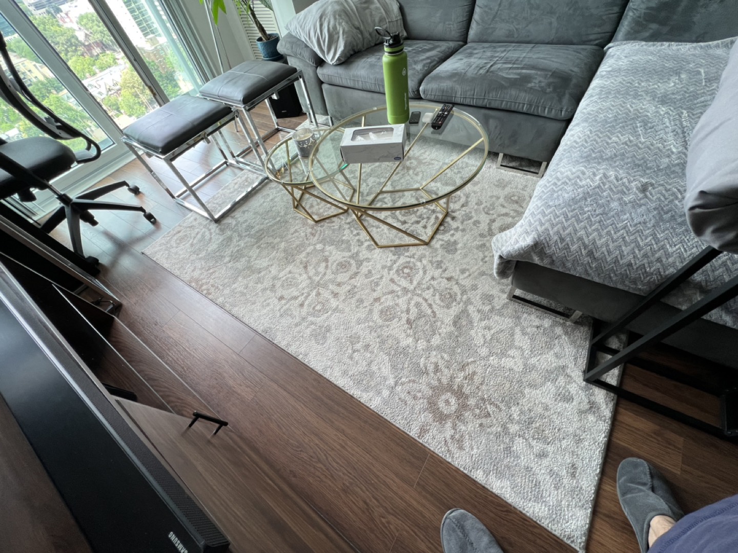 Area Rug thumbnail