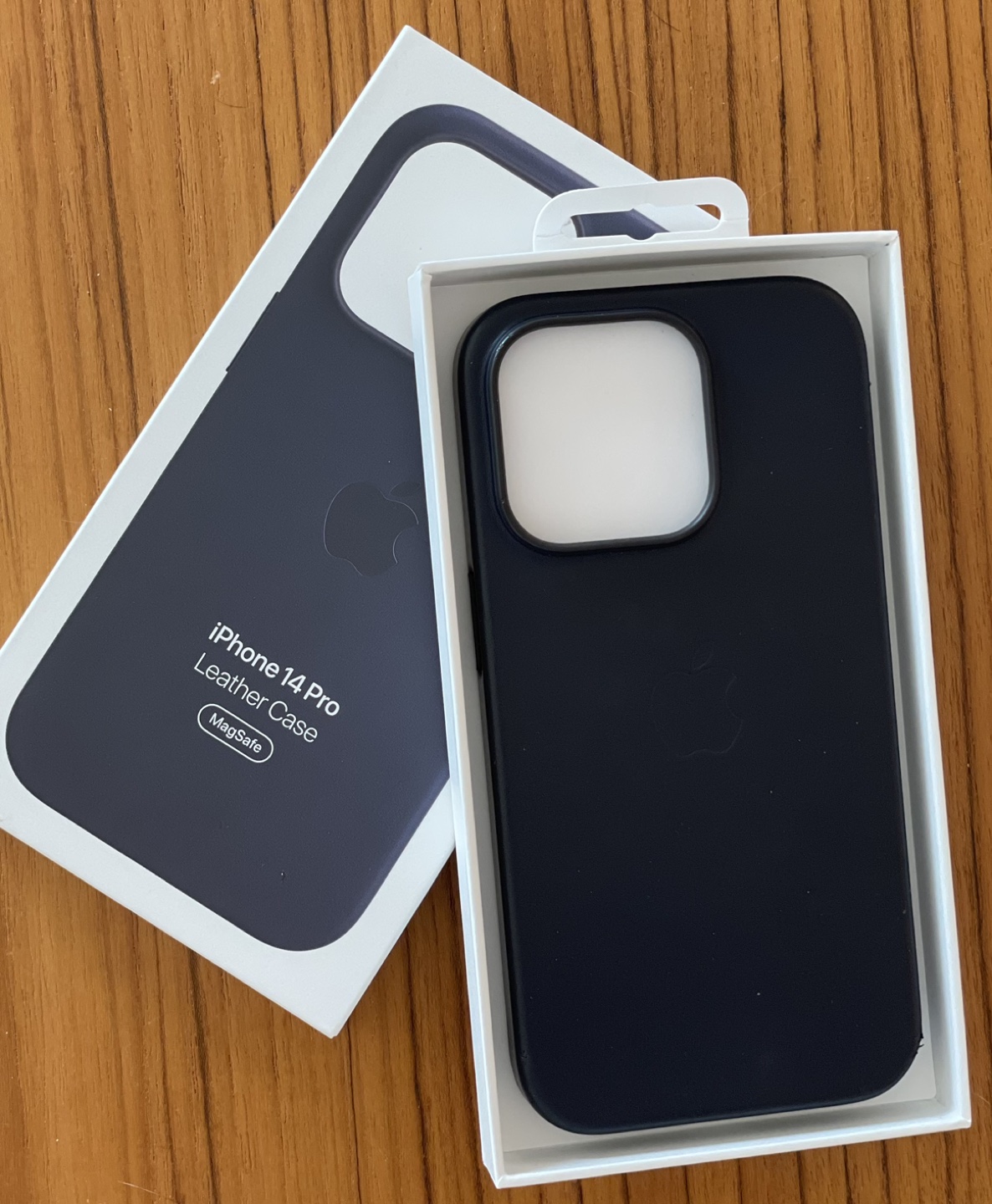 BNIB Iphone 14 Pro Leather MagSafe Case