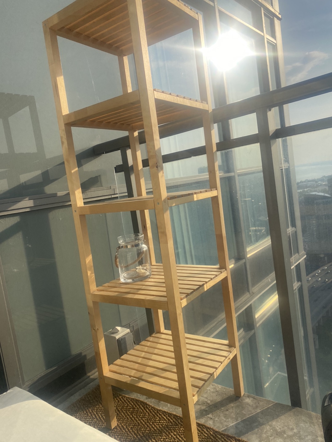 Wooden shelf thumbnail