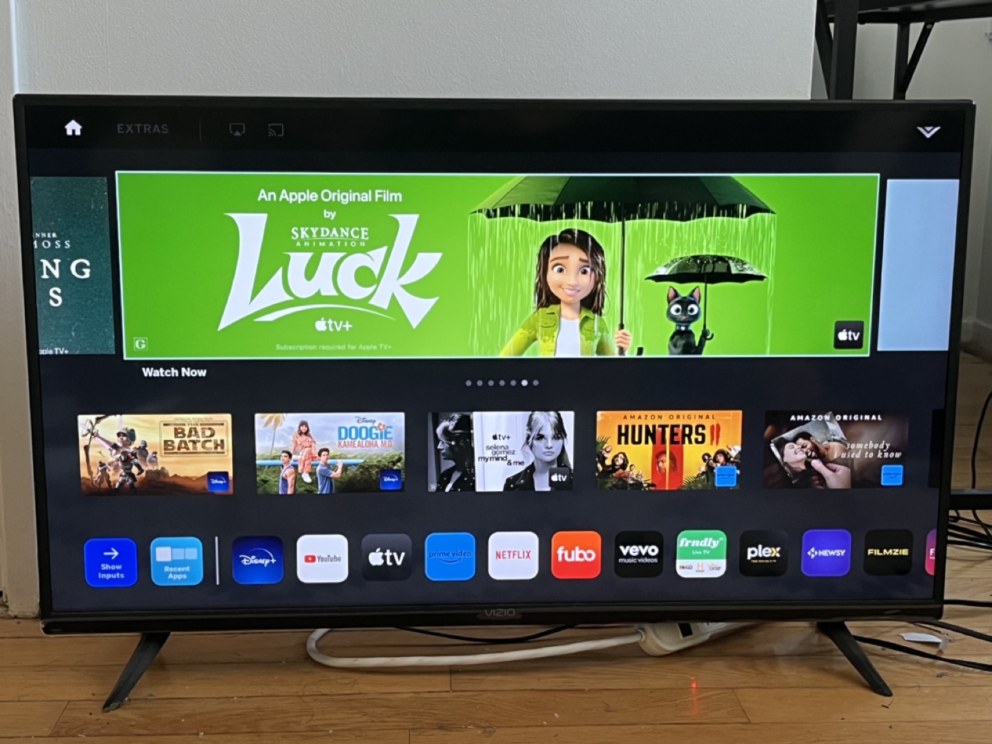 VIZIO 40" Class V-SERIES (2160P) 4K HDR Smart TV (V405-G9) thumbnail