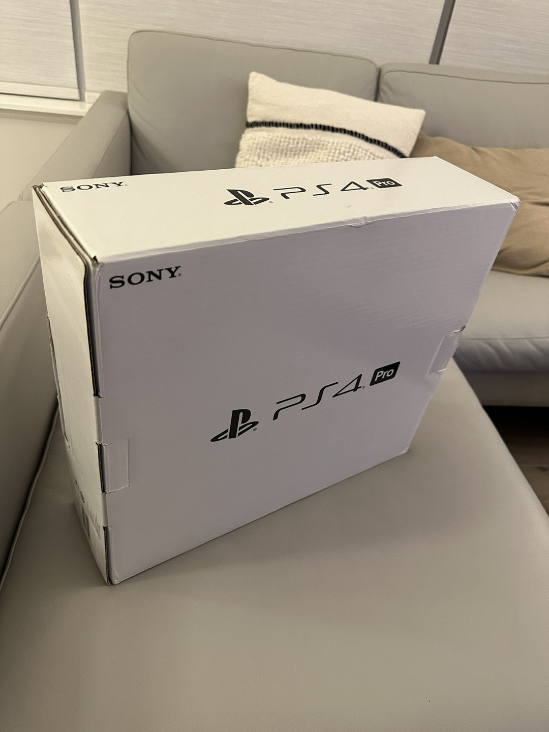 PS4 Pro - Fine condition