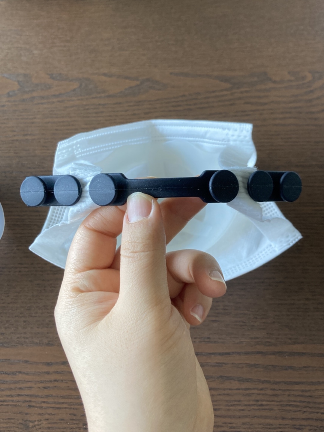 6 mask brackets & 6 mask straps image indicator(7)