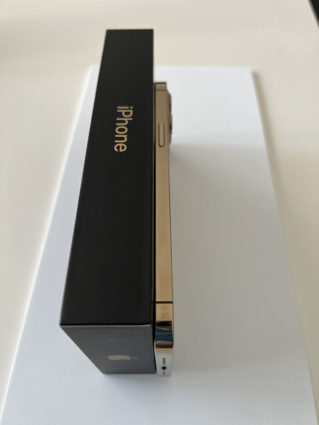 Iphone 12 pro max, Mint Condition - photo 4