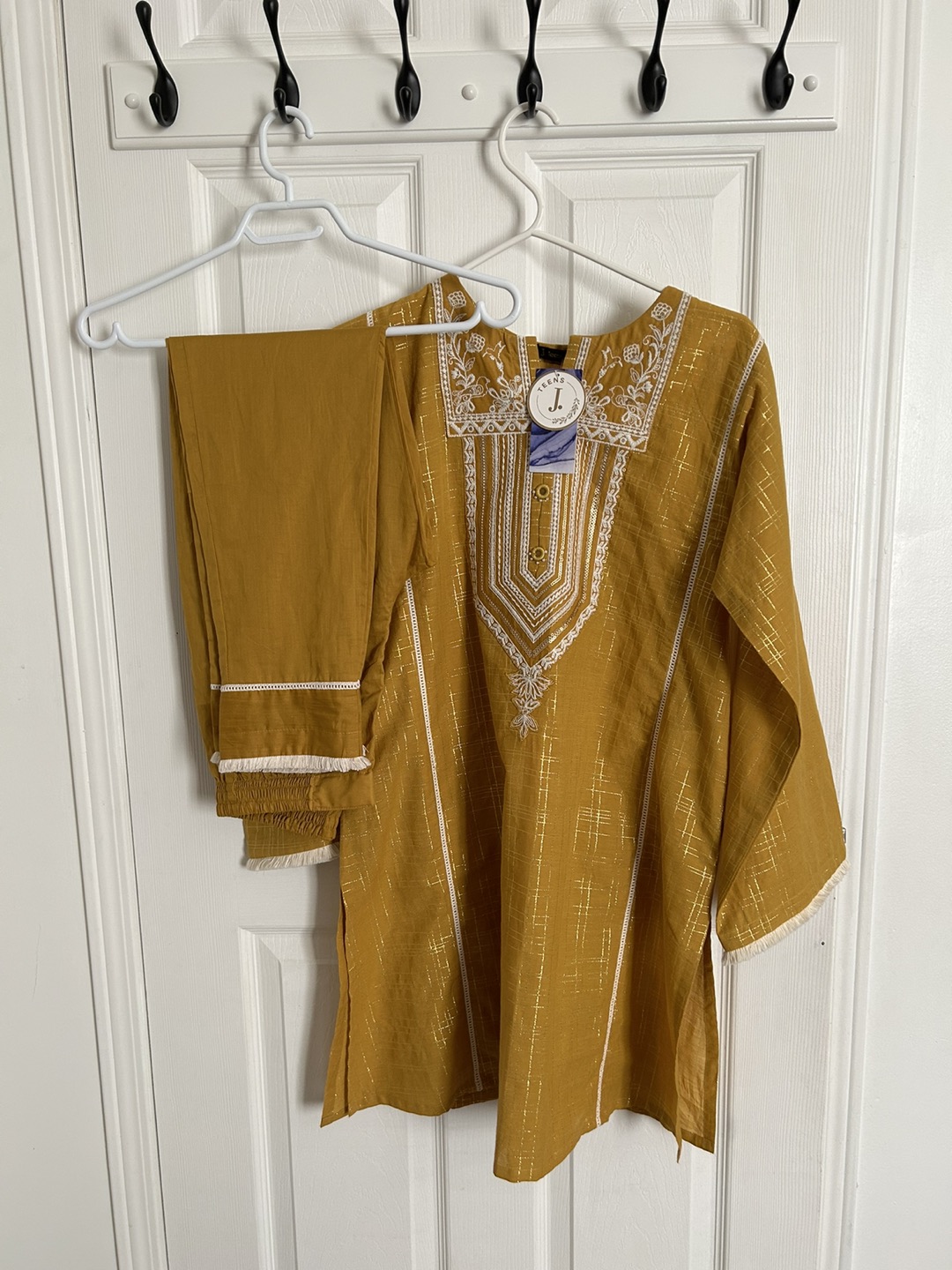 J. Teens Girls Yellow and Golden 2 Piece Suit - photo 4
