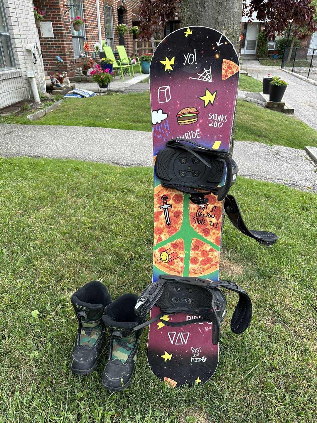 RIDE Snowboard 120cm with Head Bindings and RIDE Boots (Size 4) thumbnail