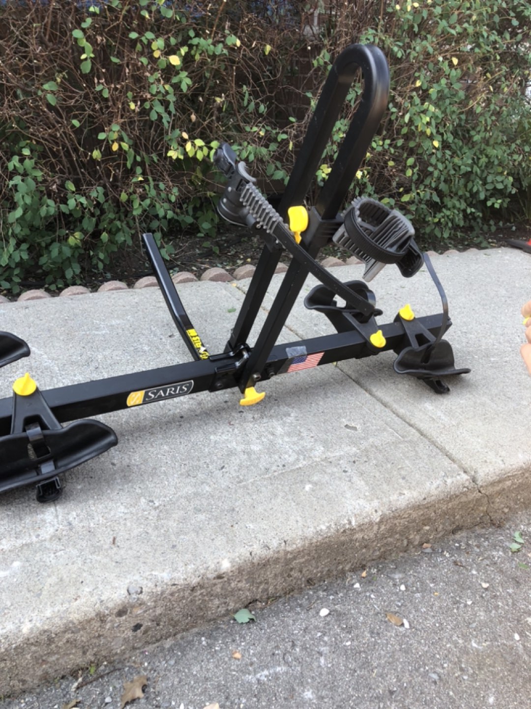 Saris Freedom 2 Bike Tray Hitch Rack!!! - photo 3