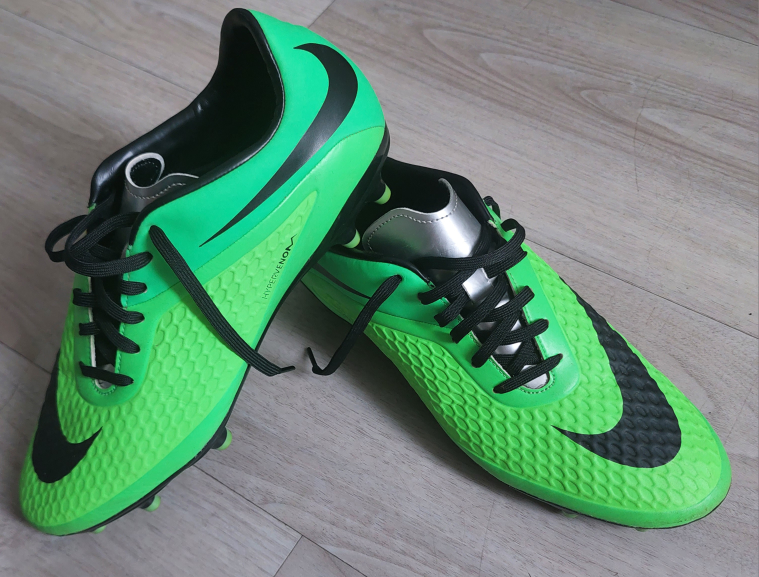 soccer cleat thumbnail