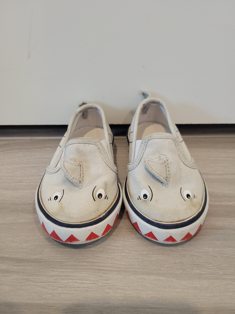 Gymboree Shark Baby Toddler Toddlers Toddler's Shoes (Size 4)