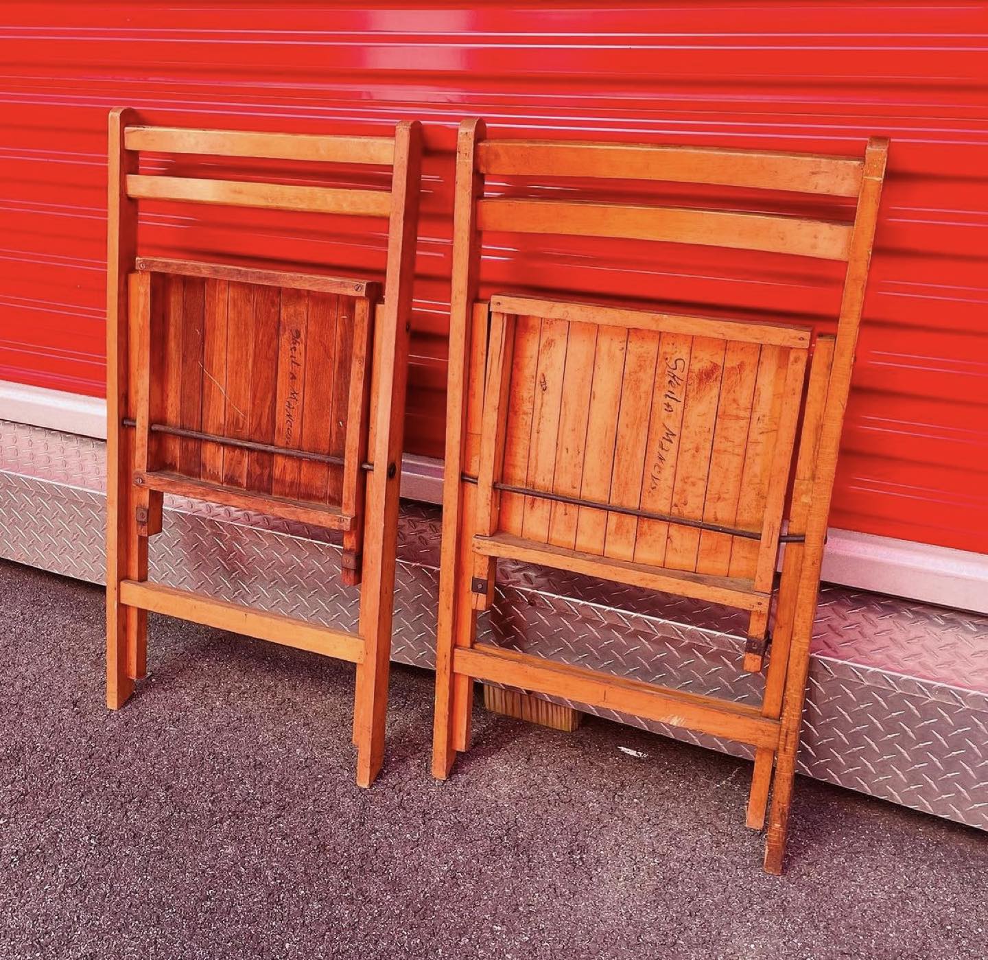 Mid-Century Modern Slatted Seat Wood Folding Chairs Set of 2 - photo 3