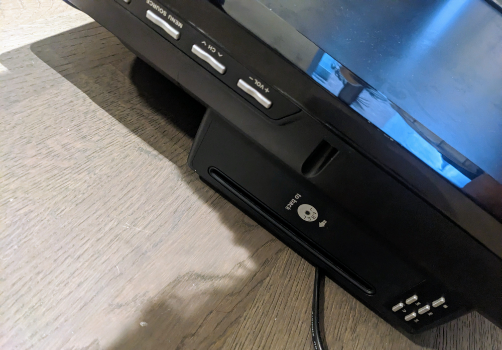 TV 26" built in DVD - photo 2