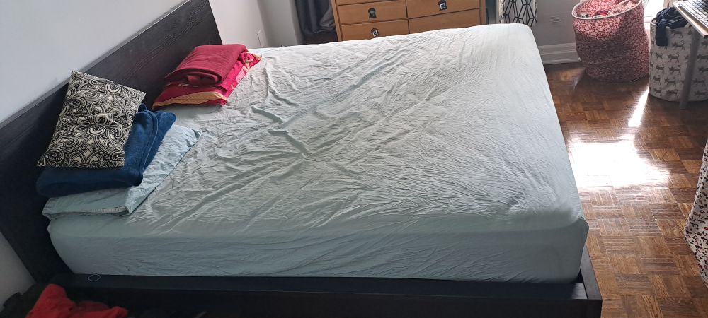 King Bed Frame IKEA Malm with 2 storage drawers - photo 2
