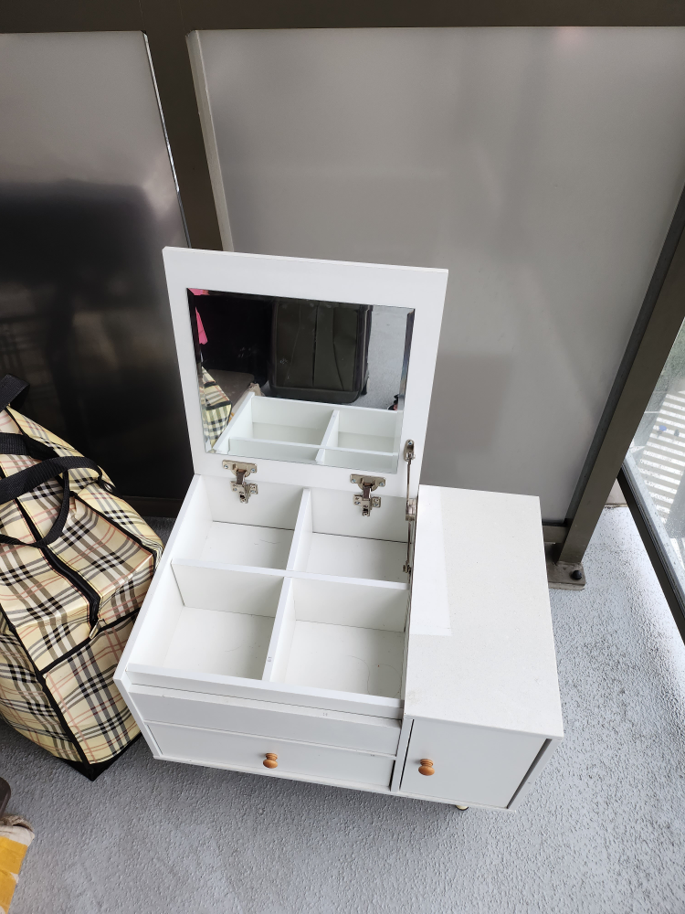 Vanity with mirror, shelves #freecycle - photo 2