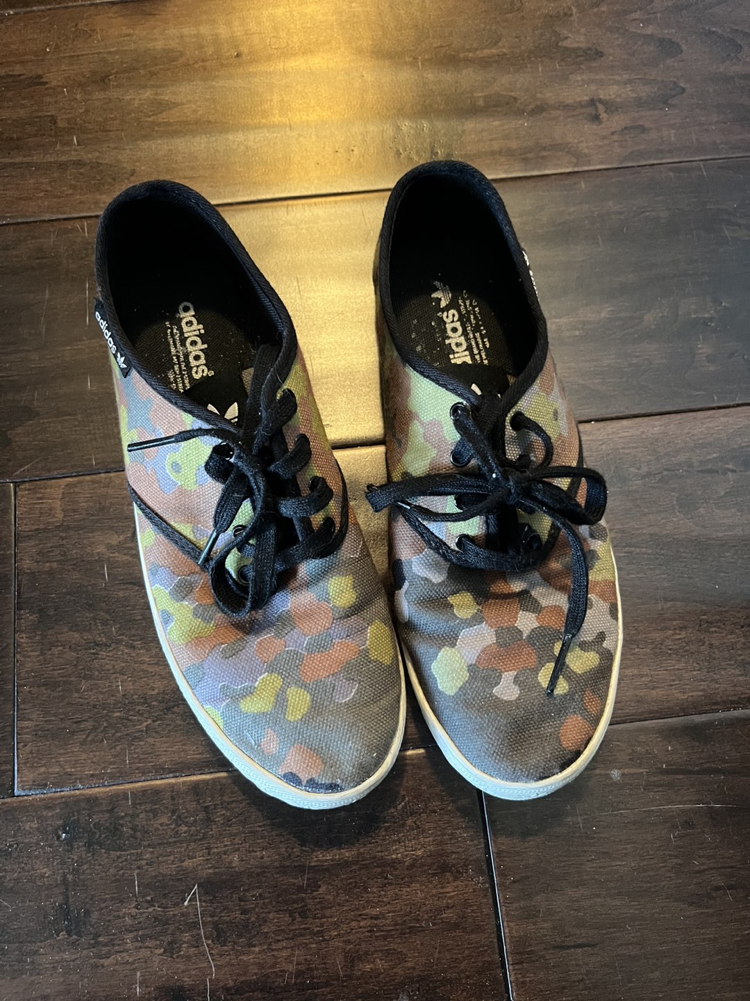 Adidas camou sneakers thumbnail