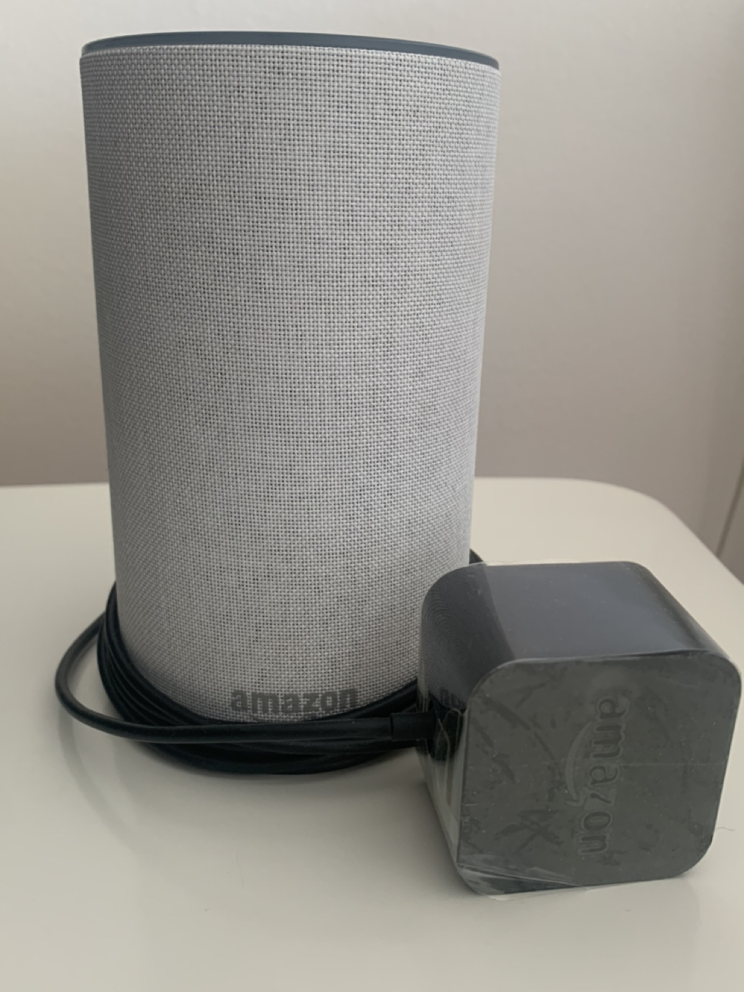 Amazon alexa AI speaker