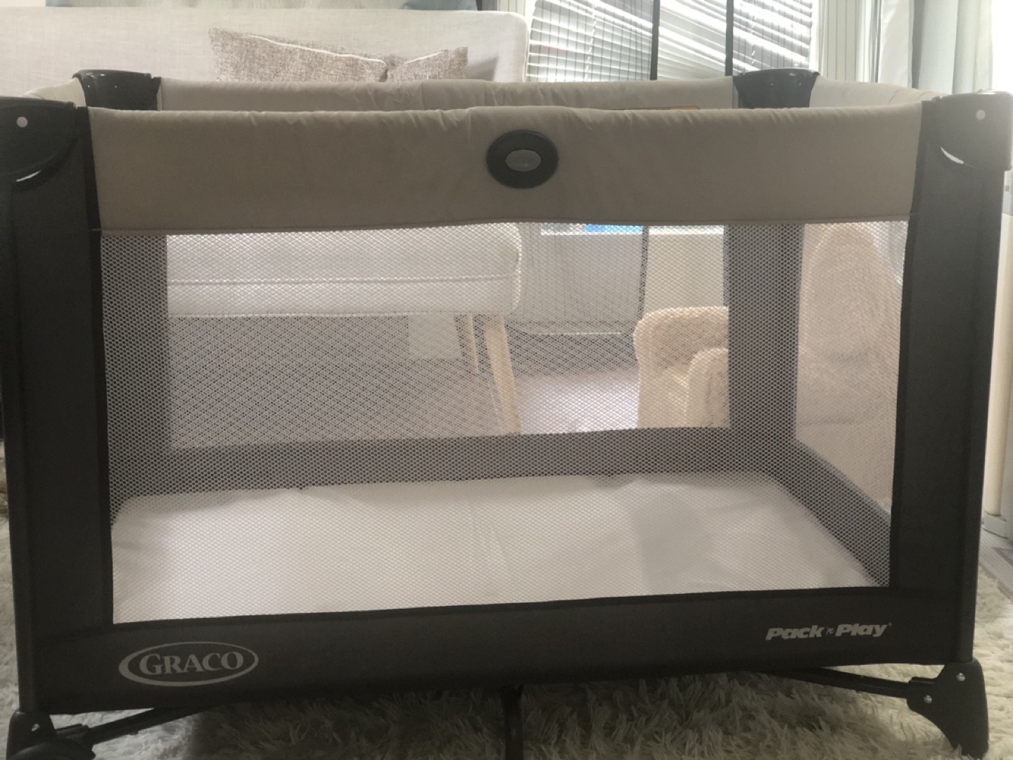 Graco Pack and Play - Play pen