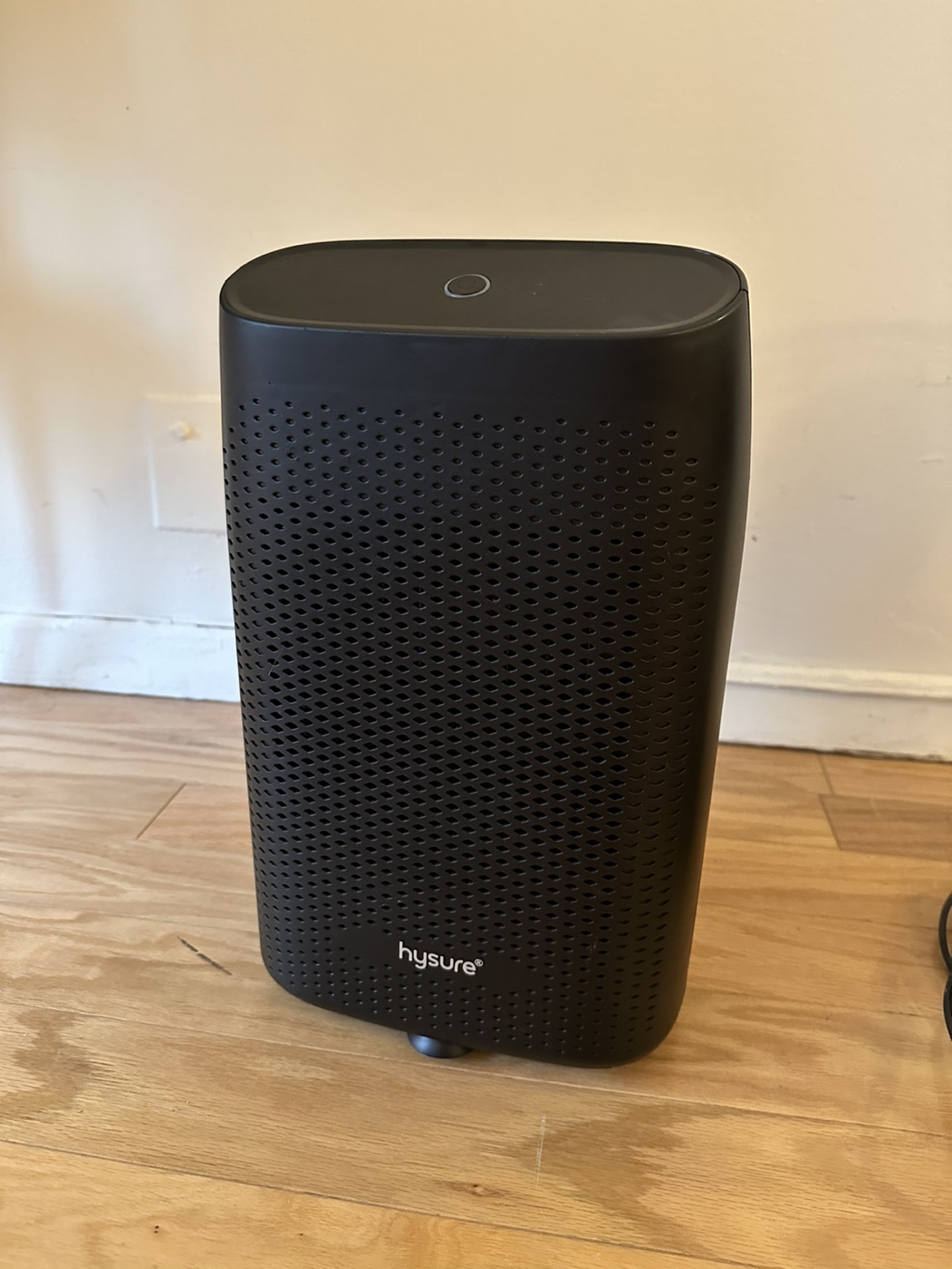 Selling Hysure dehumidifier - photo 2