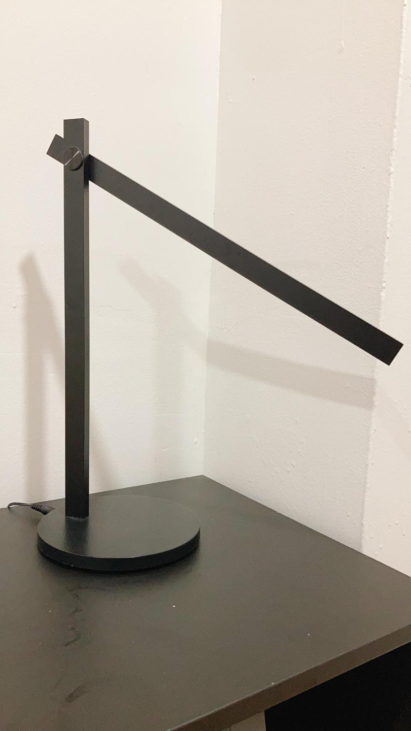 Elegant black lamp