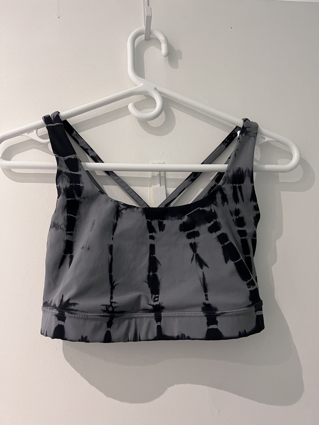 Lululemon sports bra (with original pads)