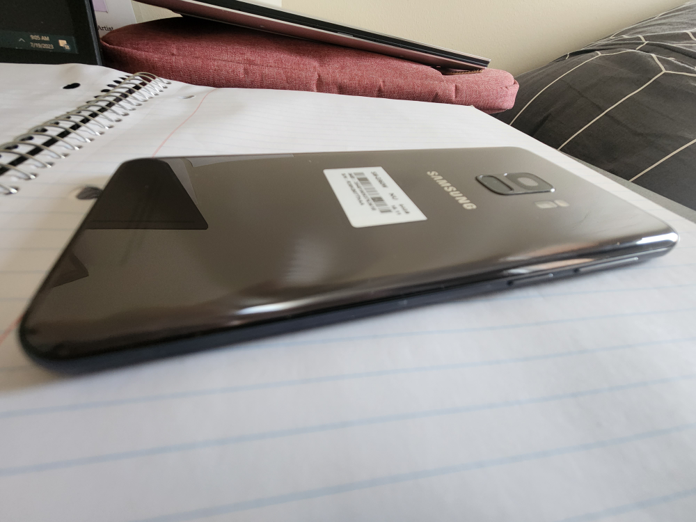 Samsung S9 phone in excellent condition image indicator(4)