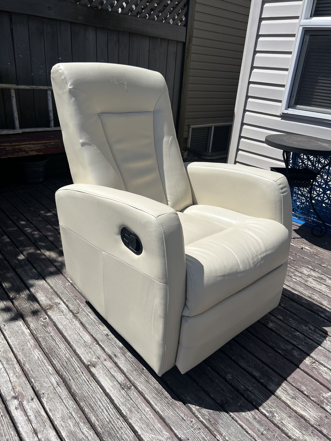 White relax chair - photo 2